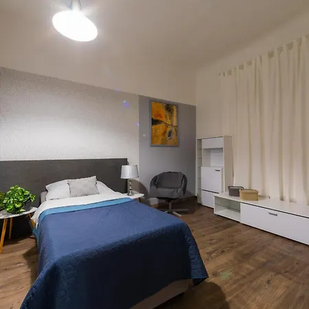 V Centru *